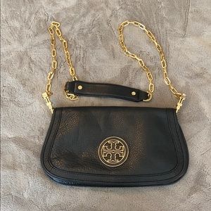 Tory Burch crossbody- barely used !
